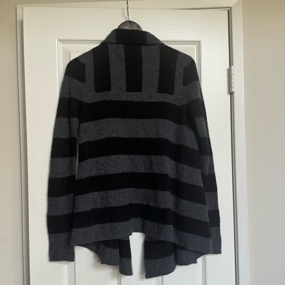 SPLENDID - 100% Cashmere Black & Gray Striped Sweater - XS - Picture 2 of 5